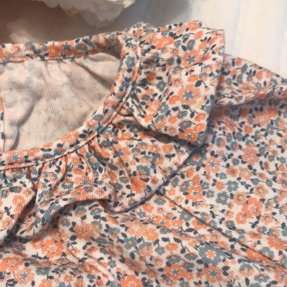 Claire & Charlie Orange Floral Ruffled Top Size 3T - Picture 4 of 9